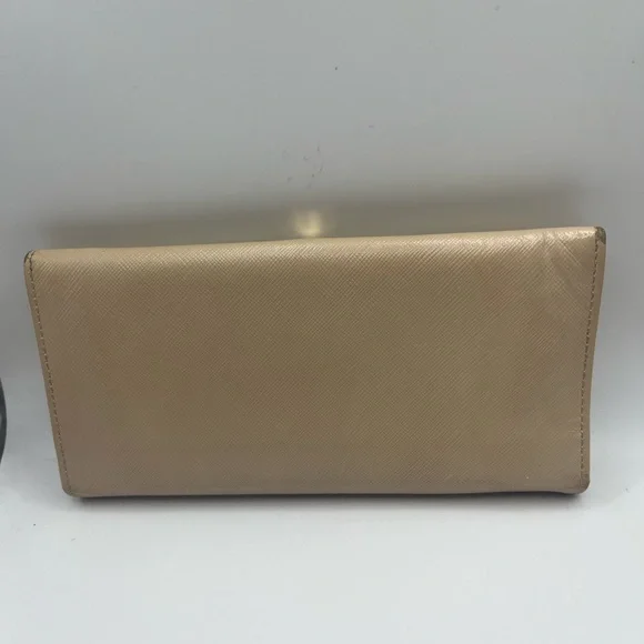 Salvatore Ferragamo long wallet. Beautiful condition. - Picture 3 of 12